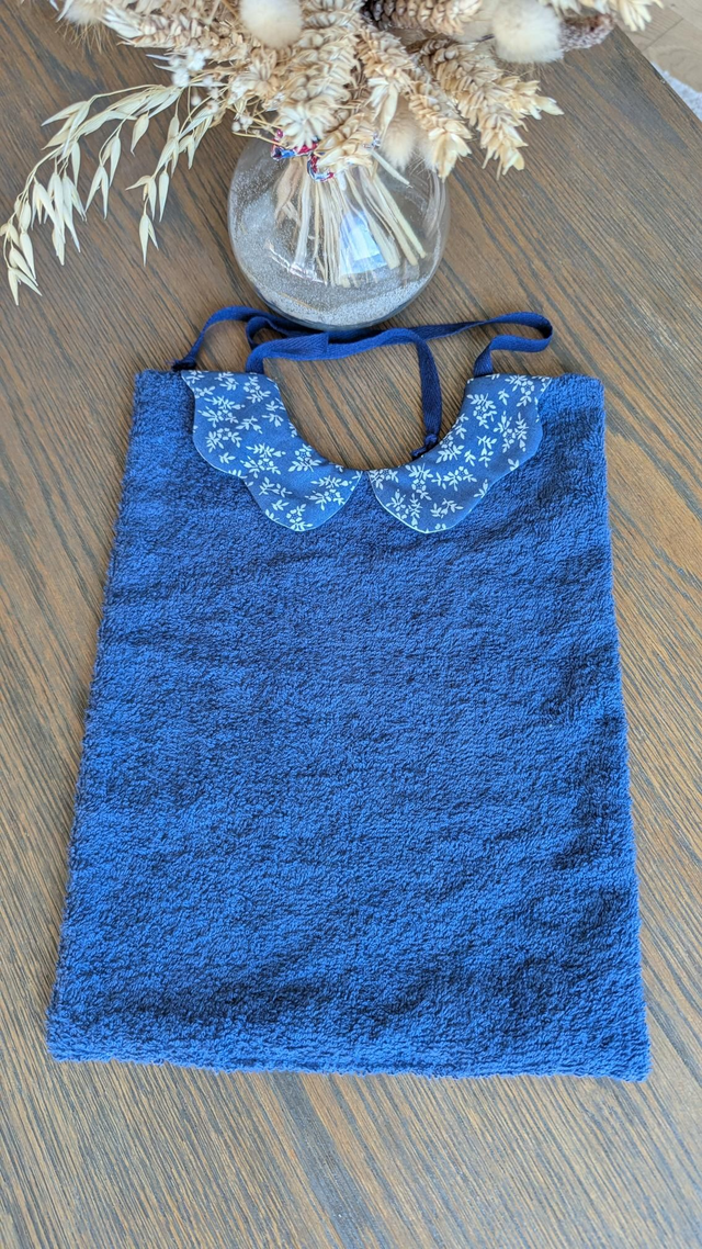 Grand bavoir avec col 