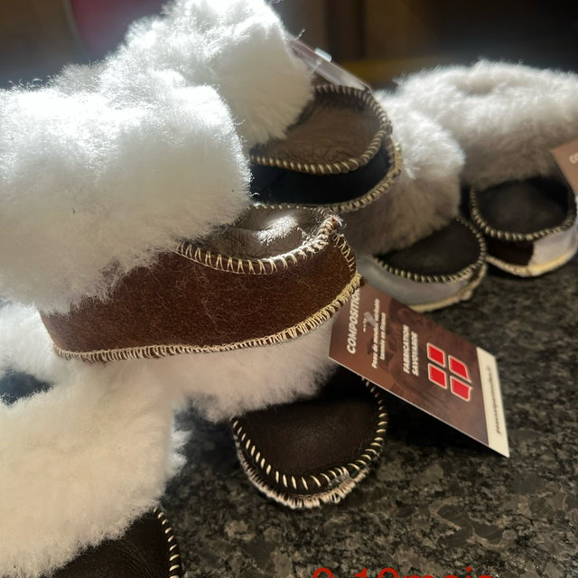 CHAUSSON BEBE EN PEAU DE MOUTON 