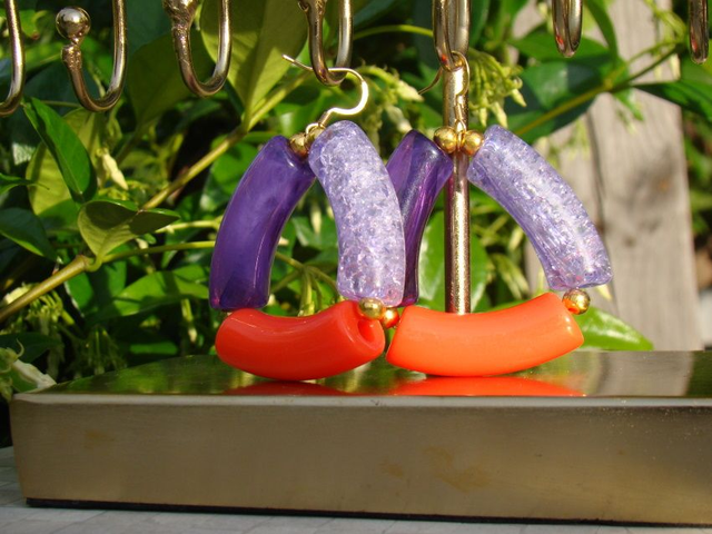 Boucles d&#039;oreilles perles tubes  incurvées craquelées  Daraar Bainganee