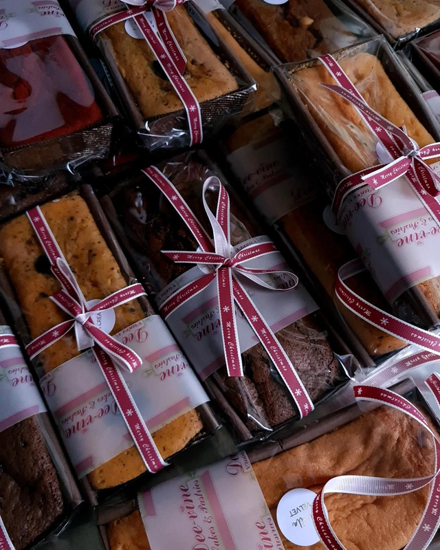 Christmas cake loaves