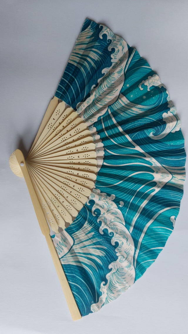 Eventail bois et tissu La Vague d'Hokusai