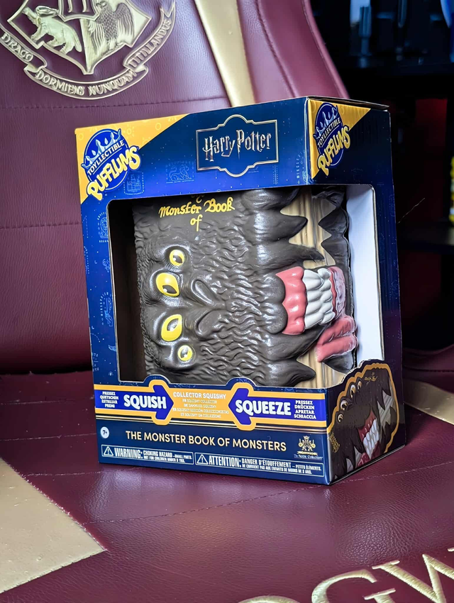 Livre des Monstres - Toyllectible Pufflums™ - Harry Potter

