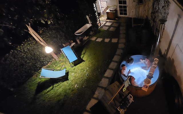 Pacchetto ExtraGusto e Relax con Apericena in Tinozza