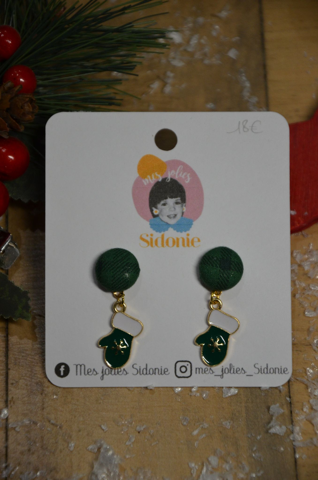 Babys écossais avec breloque mouffles vert de noël