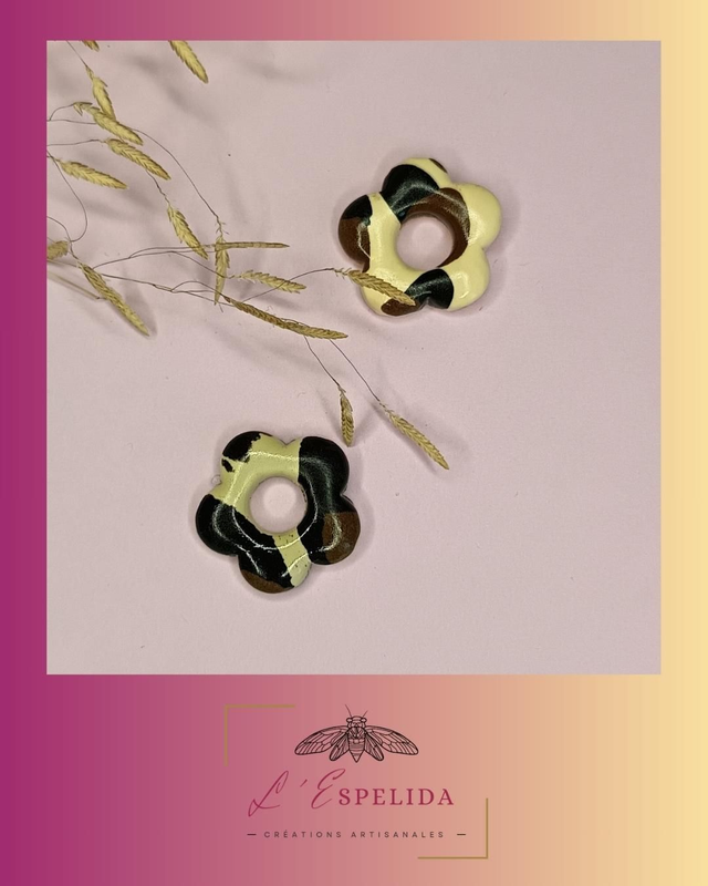 Plurielles fleurs tachetées 