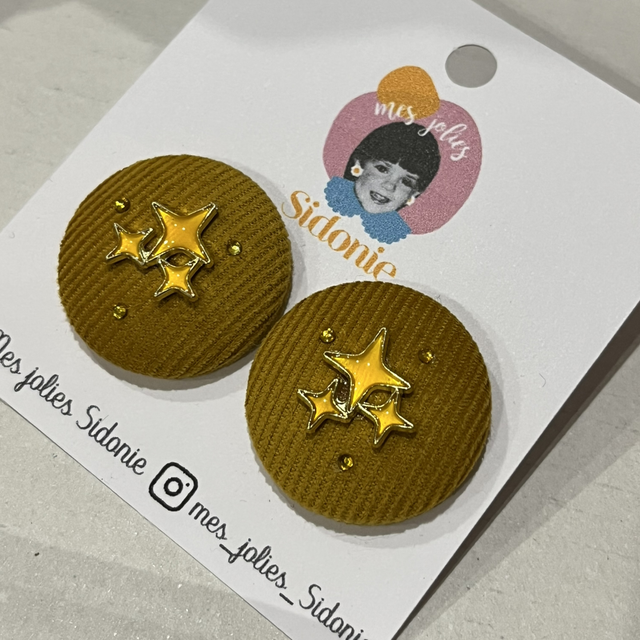 Sidonie velours moutarde avec étoile jaune
