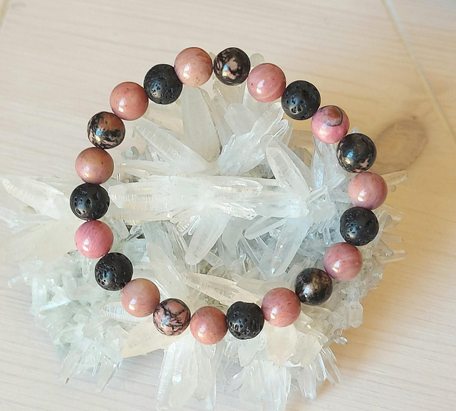 Pierre de Lave et Rhodonite