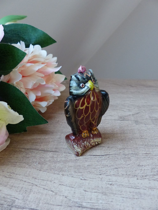 Petit hibou en céramique peint à la main – décoration vintage à suspendre – petit oiseau rétro pour sapin, poignée, vitrine ou collection