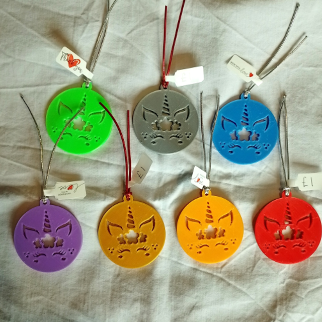 3D Printed Unicorn Christmas Tree Decoration in 7 Vibrant Colours for Festive Home Décor