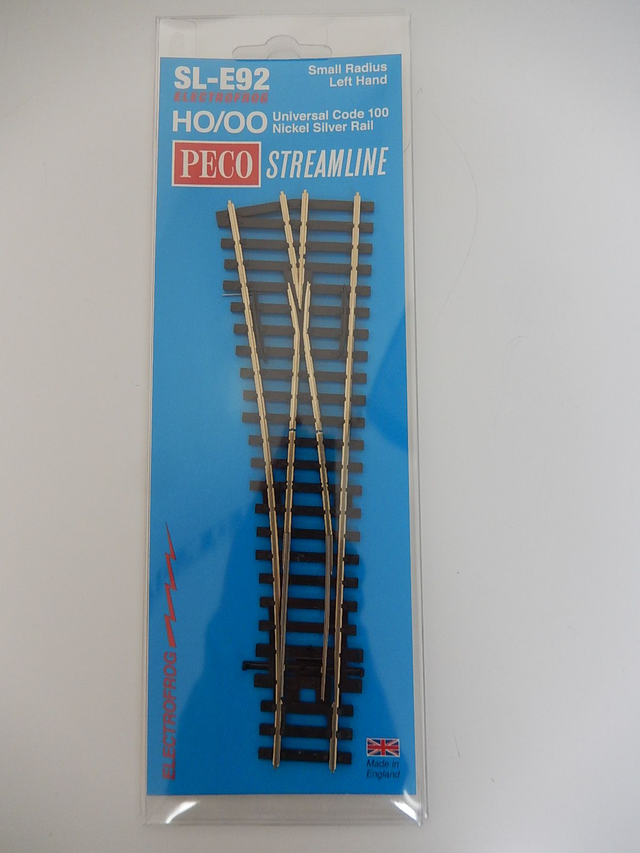 Aiguillage court à gauche 12° Peco SL-E92 H0