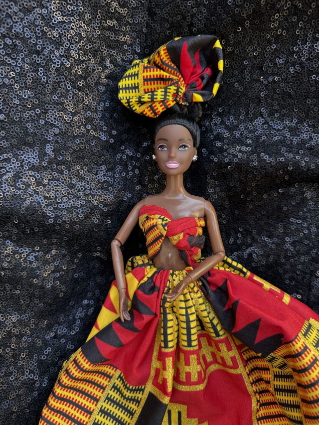 Poupée – Robe en Wax rouge et jaune & Coiffe assortie - Fait main