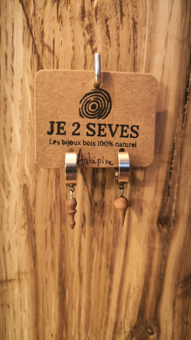 Boucles d'oreilles pendantes bois de Aubépine - 250336