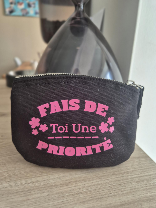Porte monnaie &quot;Fait de toi une priorité &quot;