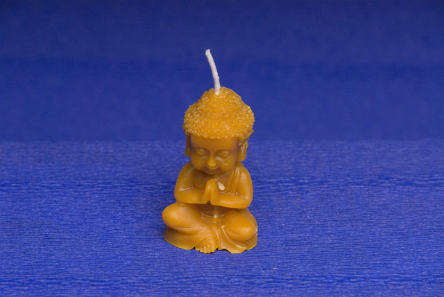 Bougie Bouddha en prière