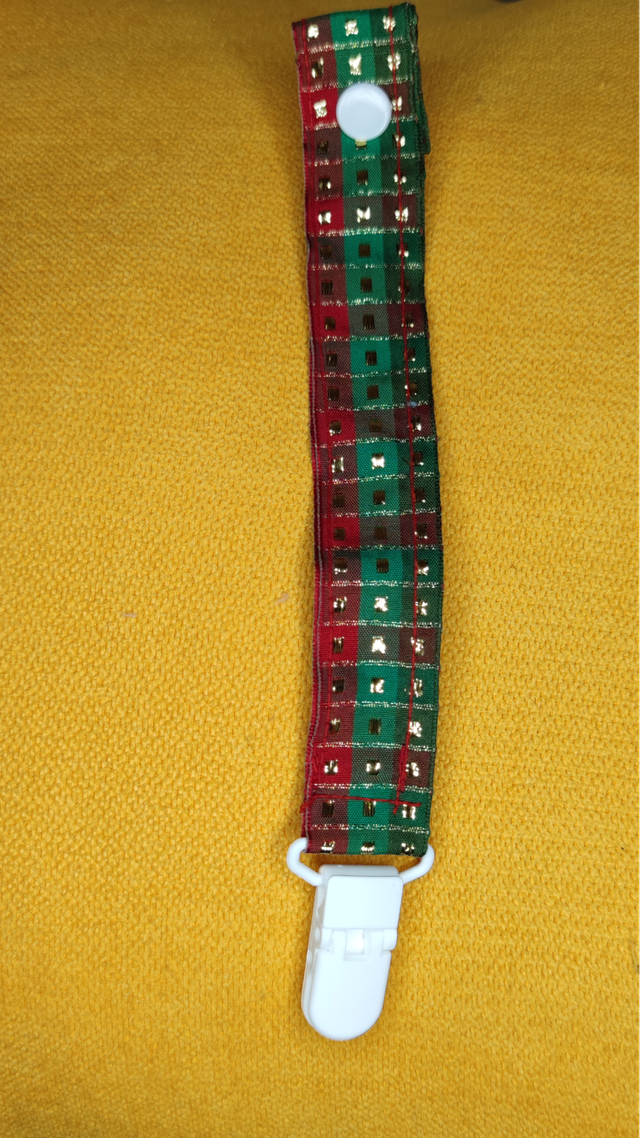 Accroche sucette vert et rouge