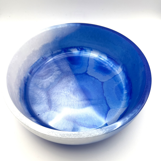 Plat en résine alimentaire nuances de bleus et de blanc 