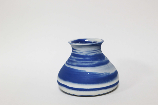 Vase moyen terre mêlée porcelaine 