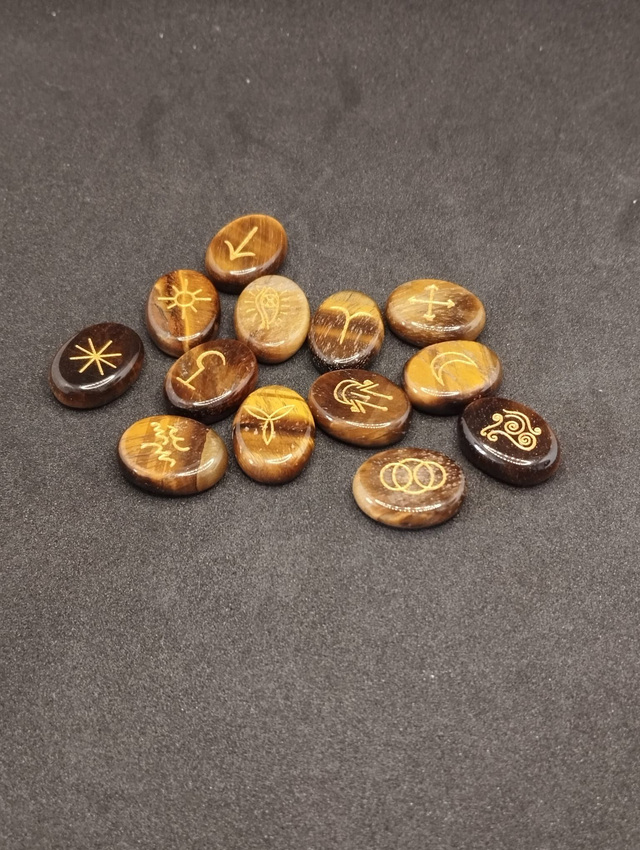 Runes de sorcières en œil de tigre