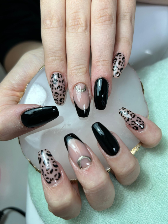 Primera puesta de acrílico (manicura)