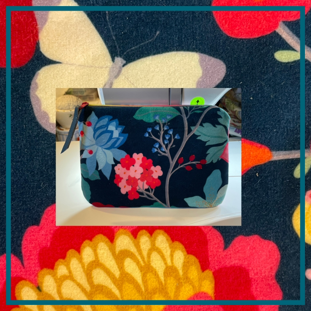 Butterflies and Flowers : the Velvet Series