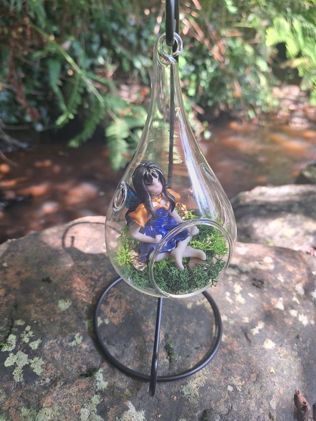 Gouttes féériques suspendues