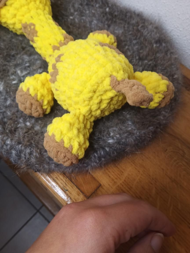 Girafe doudou au crochet – 25 cm