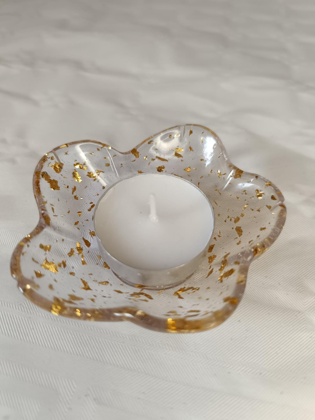 Fleur en feuilles d&#039;or 