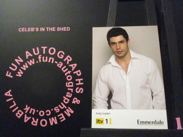 Kelvin Fletcher (Andy Sugden) Original Emmerdale Yellow &amp; Black Itv1 Logo Cast Card (1)(SEE PIC)