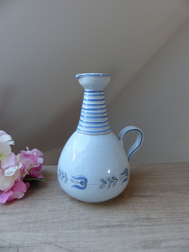 Vase grand pichet cruche en céramique bleu décor floral peint à la main, poterie travail artisanal, cadeau décoration maison thème bleu