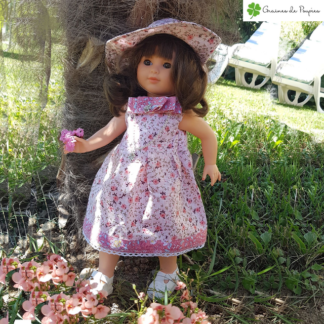 Robe rose avec son chapeau capeline assorti pour poupée de 38 à 42 cm . 