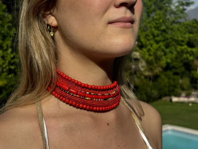 Choker mostacilla múltiple rojo