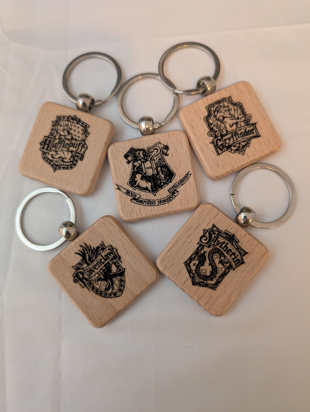 Hogwarts house key ring 