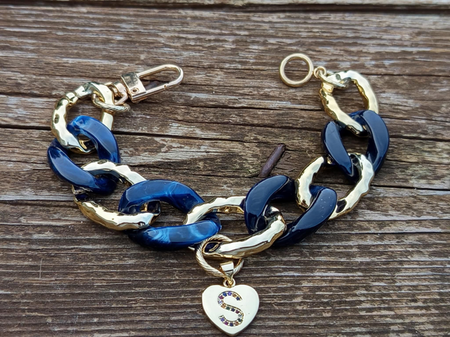 Bracelet gros maillons acrylique Nil Svarna – Bleu & Or