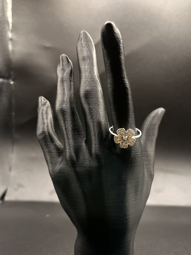 Anel caixa alta oval zirconia 