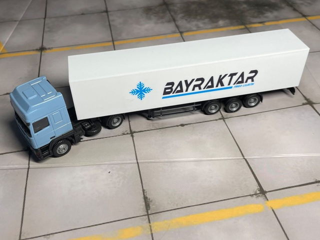 DAF Sattelschlepper BAYRAKTAR Frigo Logistics 1/87