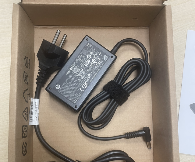 Chargeur HP  65w Neuve