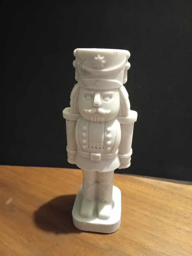 casse noisette en résine jesmonite 