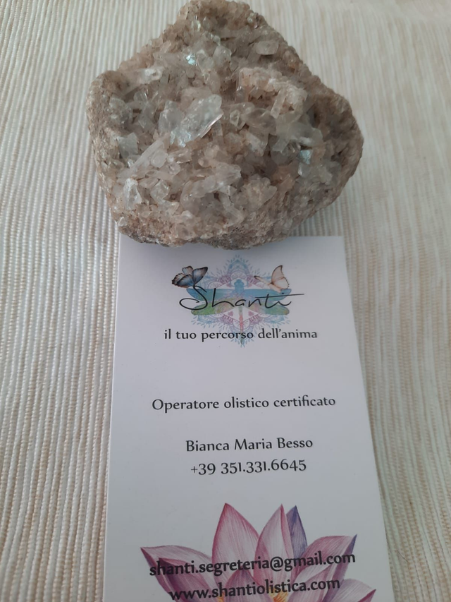 Drusa di quarzo ialino piccola