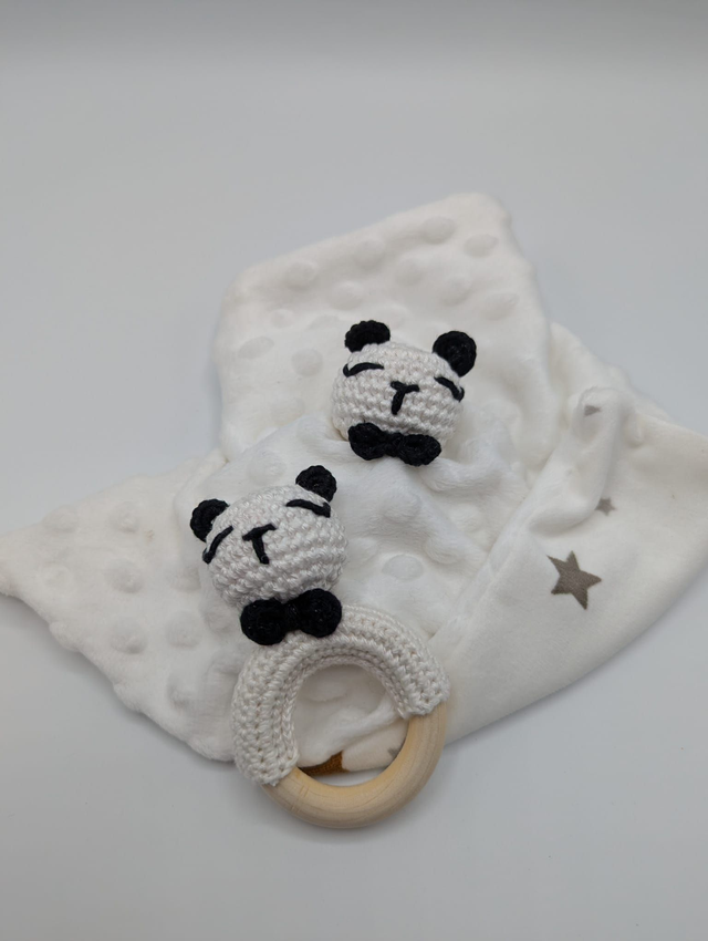 Ensemble bébé crocheté – doudou et anneau de dentition– fait main