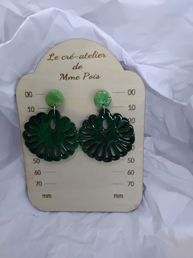 Boucles d’oreilles Bohèmes Vert Émeraude – Résine Pailletée &amp; Bois Peint