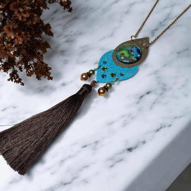 Collier sautoir pompon bleu et kaki