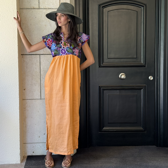 2.7 Vestido naranja en punto de cruz S