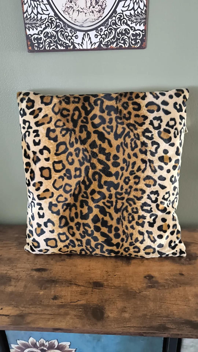 Housse de coussin léopard 