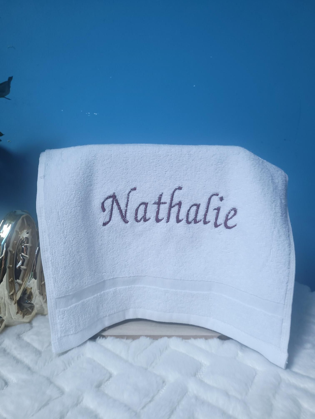 Serviette brodée Nathalie 
