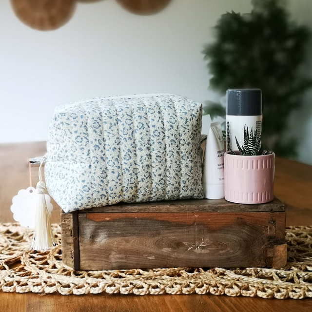 Toiletry Bag Quilted - Blue Vintage Floral