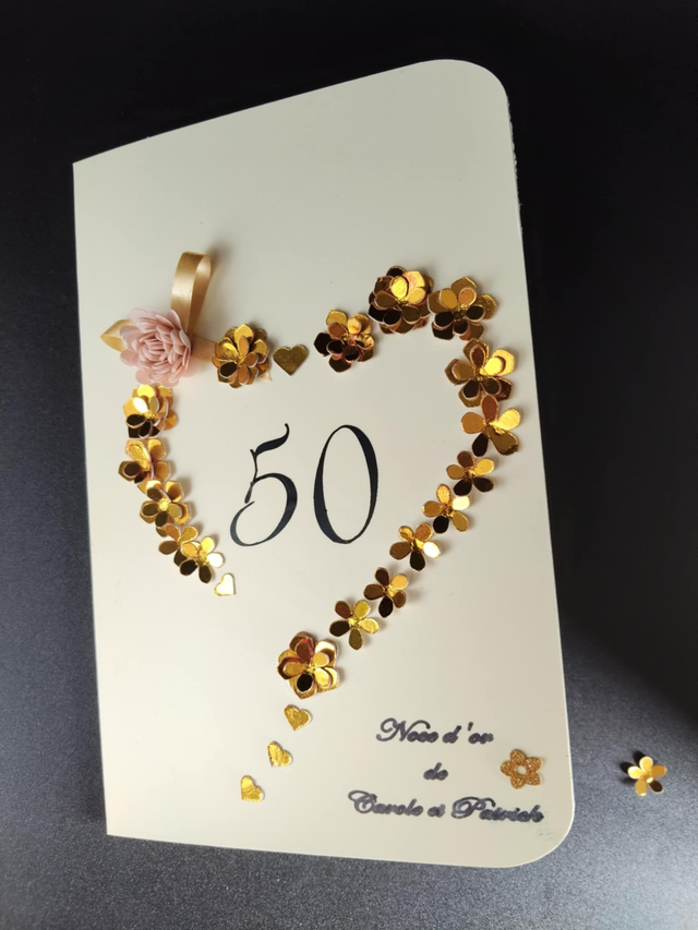Carte artisanale personnalisée anniversaire de mariage – Fleurs et Ruban