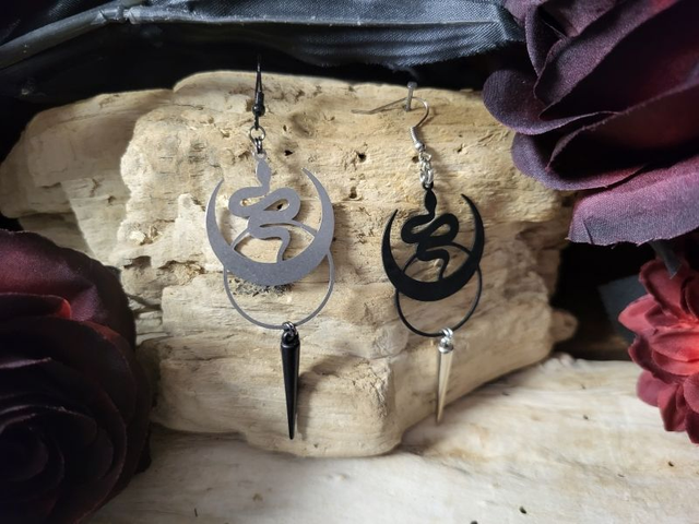 Boucles d'Oreilles "Lunaria Serpentis" duo dépareillé