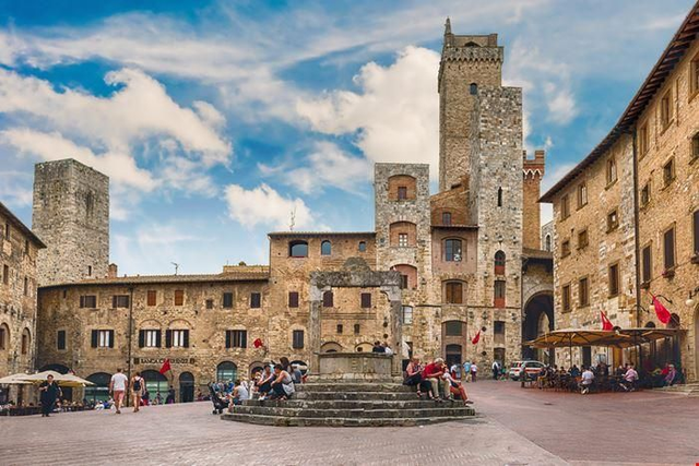 San Gimignano and Siena Tours 9 hours pick-up drop-off Florence city Mercedes and private driver English speacking - CHOOSE YOUR MERCEDES CLASS