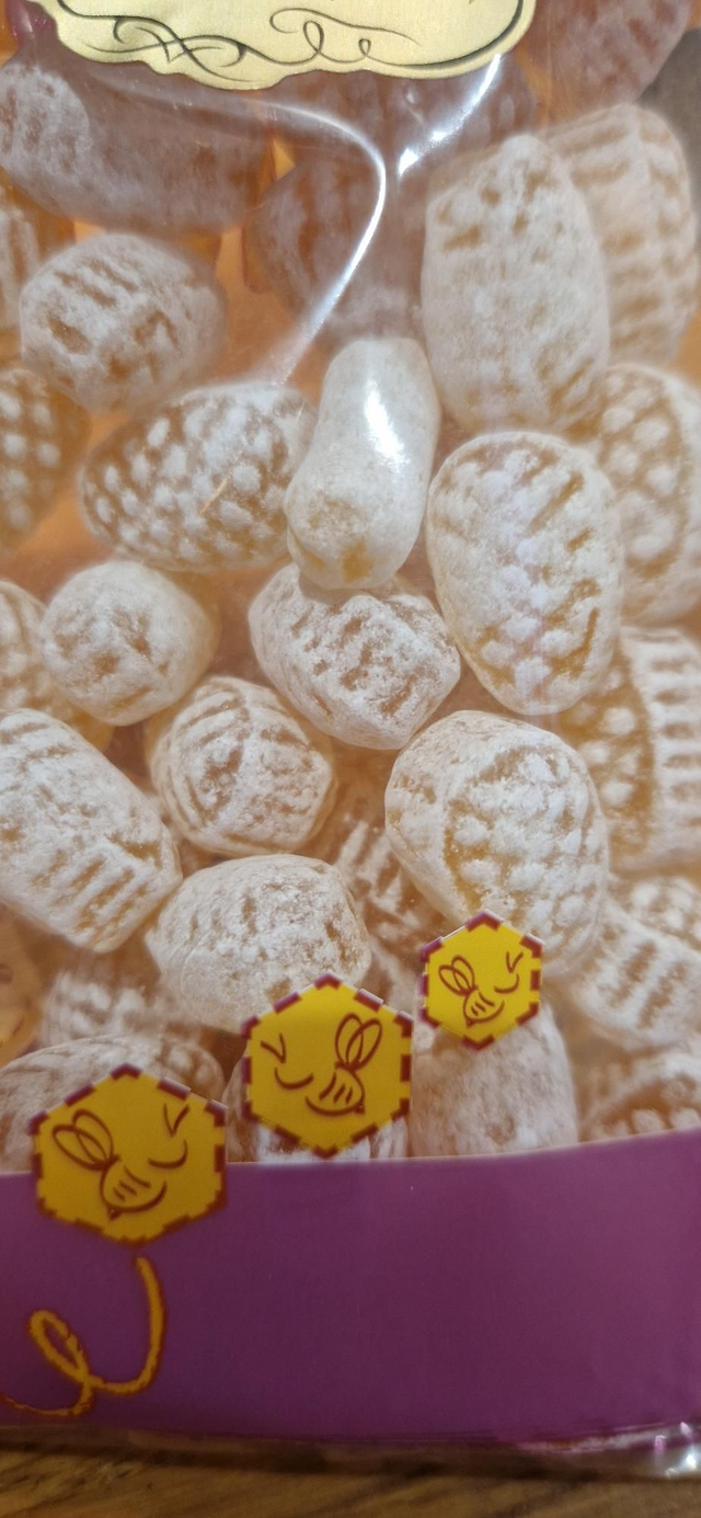 Bourgeons de pin au miel