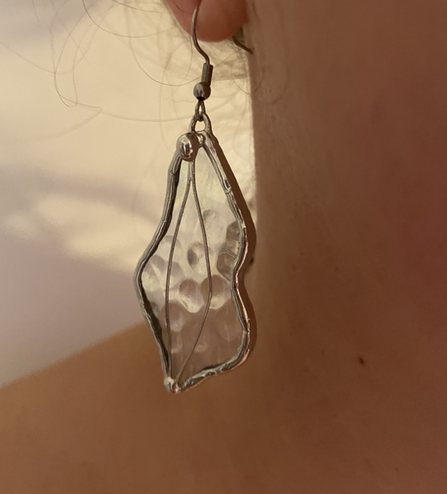 Boucles vulves transparentes irisées